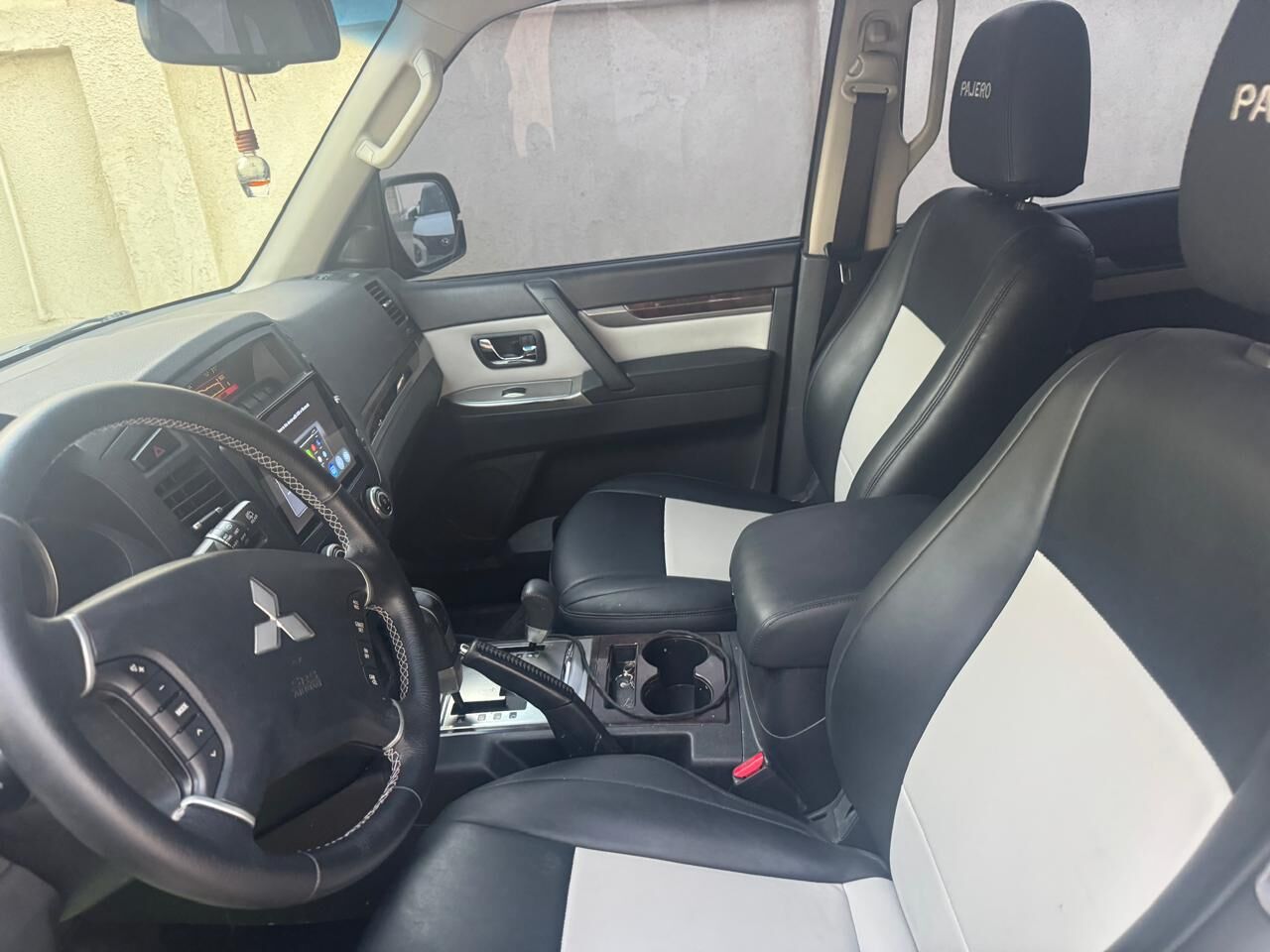 Dubai, Vehicles, Cars & Trucks , AED 21000,  Mitsubishi Pajero,  2013,  Automatic,  178000 KM,  Urgent Sale -Mitsubi
