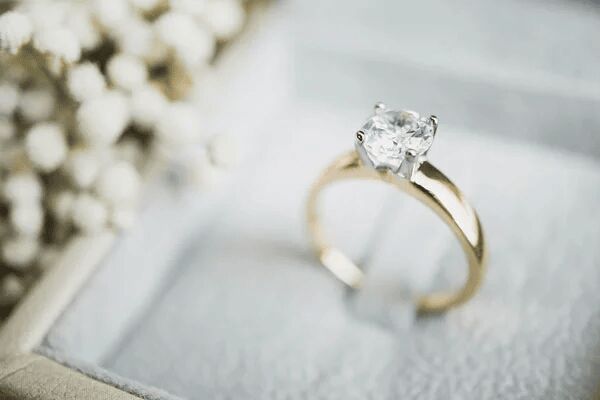 Jumeirah, Clothing & Accessories, AED 1,  Sell Your Diamond Ring And Get A Free Valuation