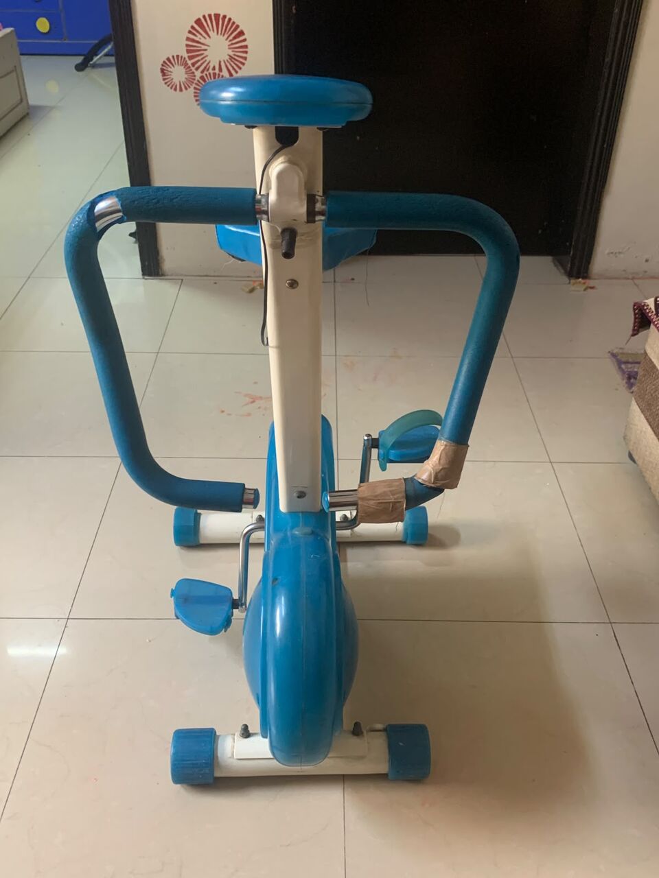Jubail, Sporting Goods, SAR 400,  Indoor Fitness Cycling Bike For Gym & Six Pack Multi Function Bench Table With Foam Roller