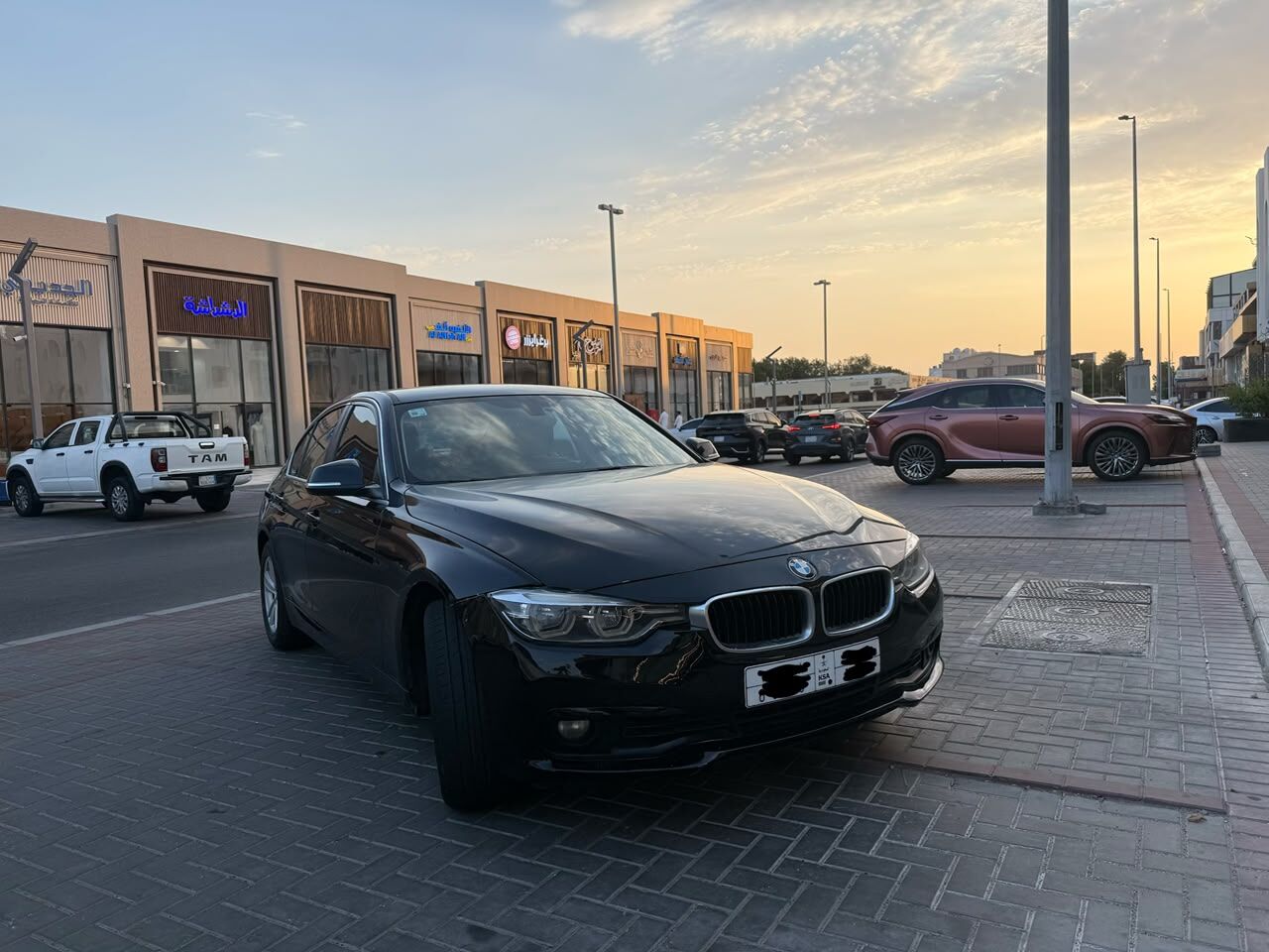 Jeddah, Vehicles, Cars & Trucks , SAR 60000,  BMW 320,  2018,  Automatic,  159000 KM,   Dark Blue Color
