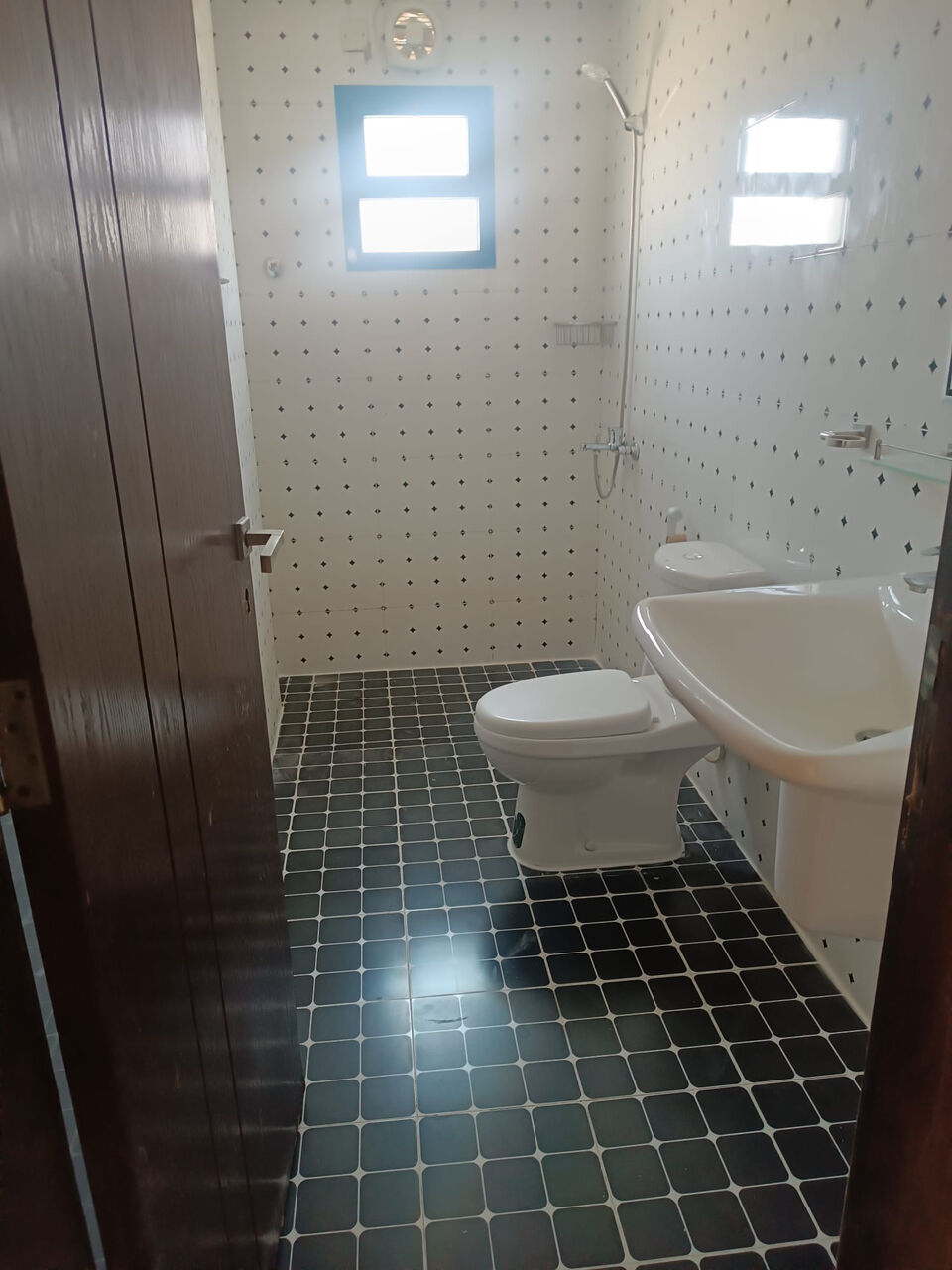 Adliya, Apartments, Flats, Houses & Villas, BHD 220/month,  2 BR,  2 Bedroom Flat For Rent Without Ewa