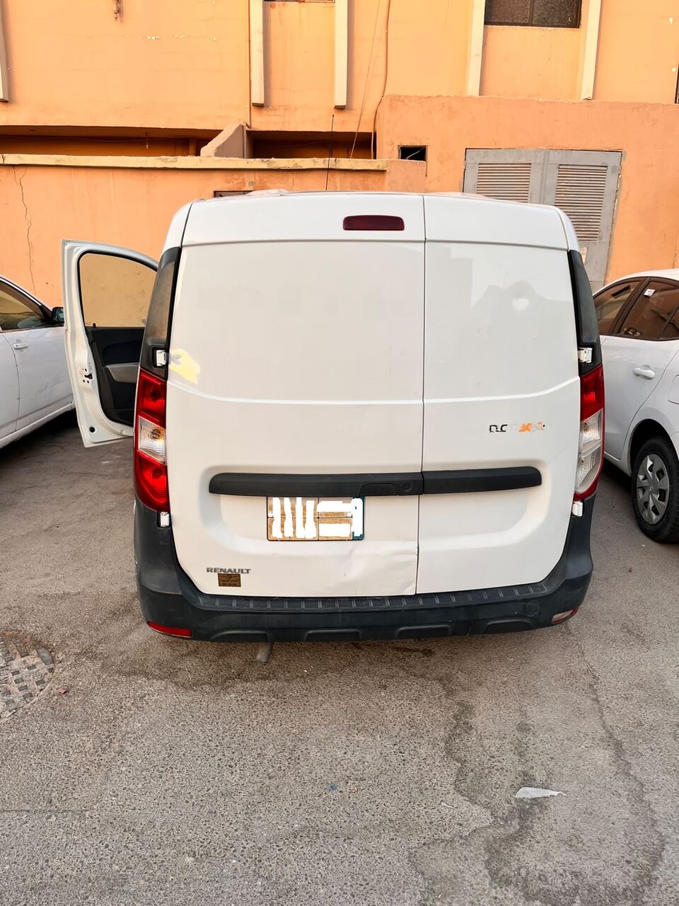 Riyadh, Vehicles, Cars & Trucks , SAR 14500,  Renault رينو,  2017,  Manual,  130000 KM,   دوكر فان
