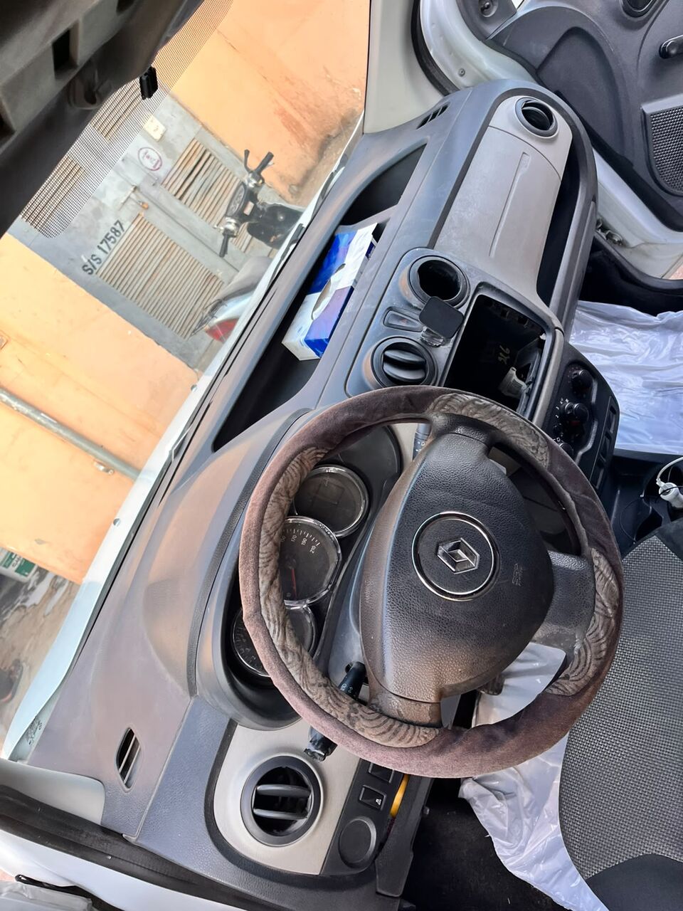 Riyadh, Vehicles, Cars & Trucks , SAR 14500,  Renault رينو,  2017,  Manual,  130000 KM,   دوكر فان