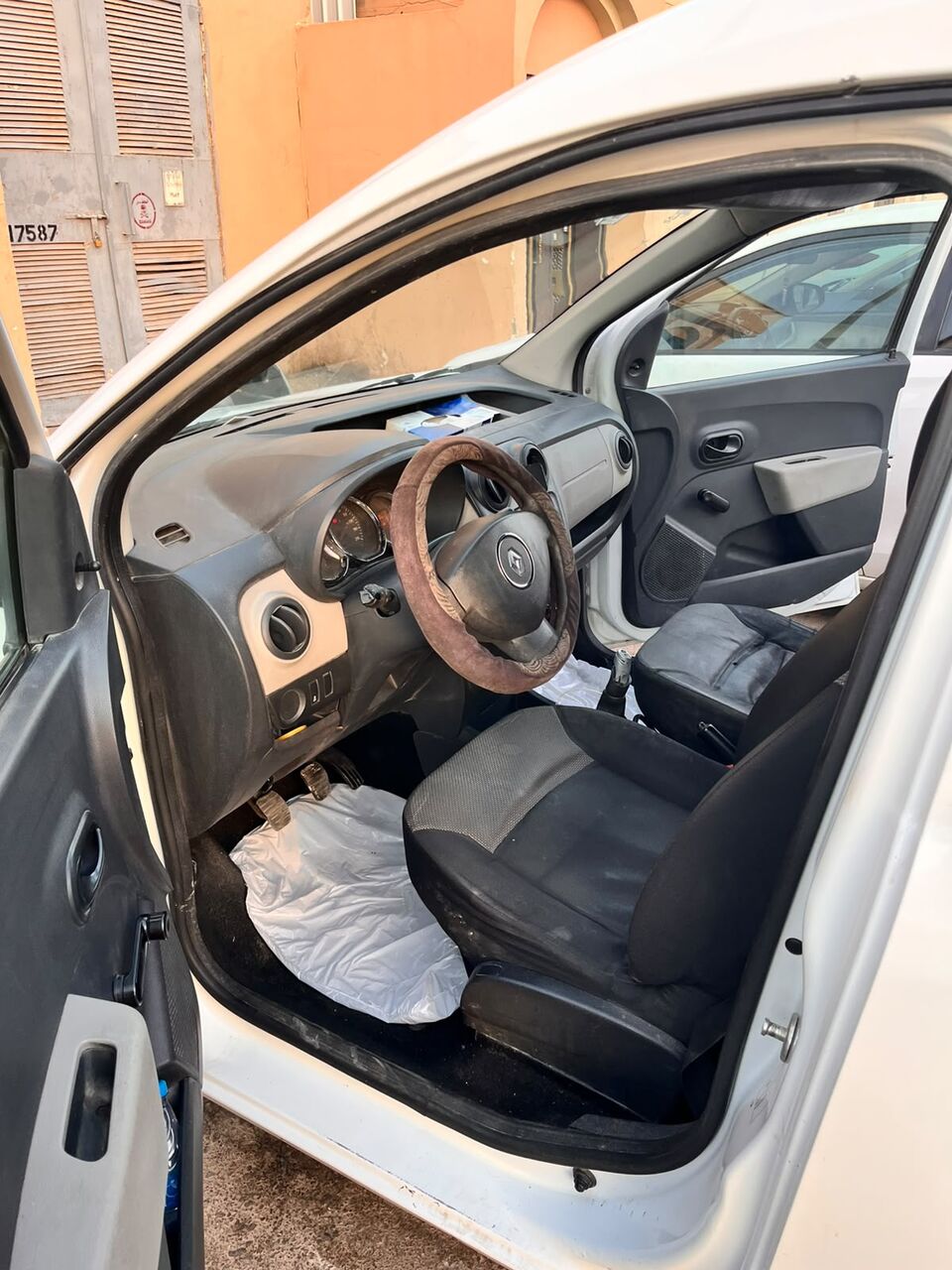 Riyadh, Vehicles, Cars & Trucks , SAR 14500,  Renault رينو,  2017,  Manual,  130000 KM,   دوكر فان