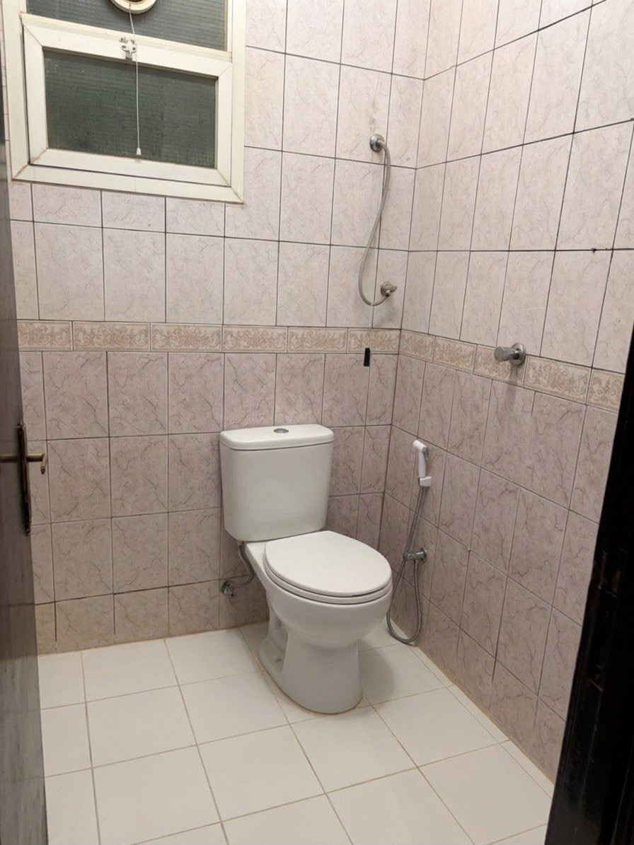 Riyadh, Rooms for Rent, SAR 16000/year,  Partition Of A Apartment And Small Kitchen And Wash Room
