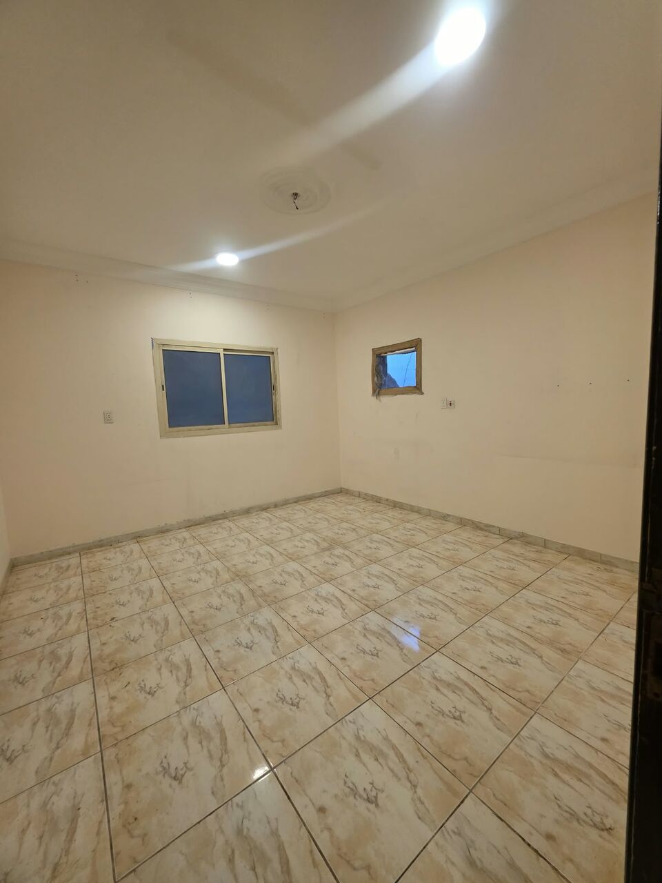 Khobar, Apartments, Flats, Houses & Villas, SAR 21000/year,  4 BR,  Consists Of:- 4 Bedrooms, A Living Room, 2 Bathrooms,   And A Kitchen,     Second Floor  E