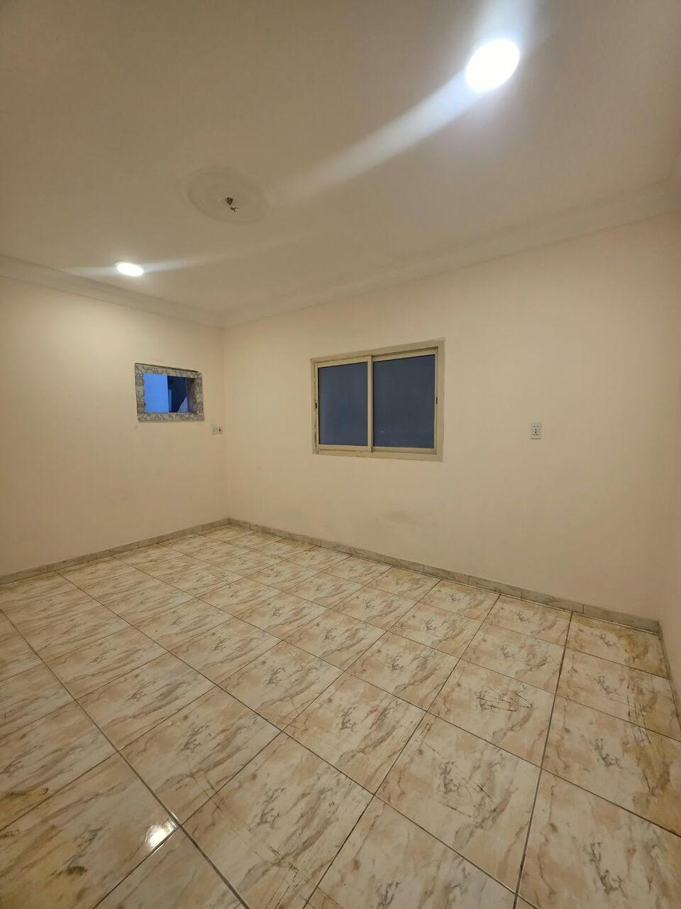 Khobar, Apartments, Flats, Houses & Villas, SAR 21000/year,  4 BR,  Consists Of:- 4 Bedrooms, A Living Room, 2 Bathrooms,   And A Kitchen,     Second Floor  E