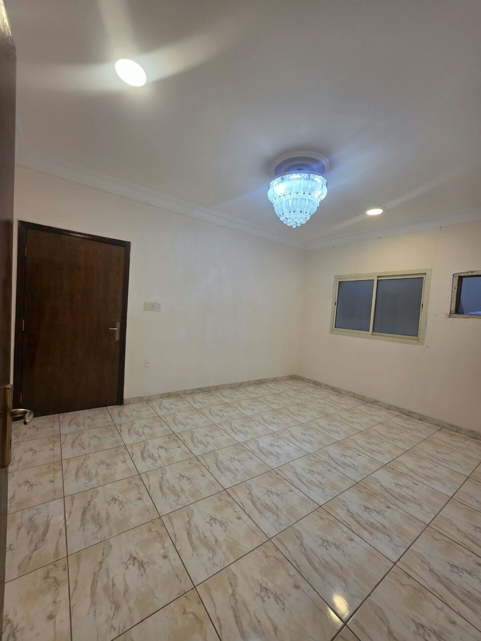 Khobar, Apartments, Flats, Houses & Villas, SAR 21000/year,  4 BR,  Consists Of:- 4 Bedrooms, A Living Room, 2 Bathrooms,   And A Kitchen,     Second Floor  E