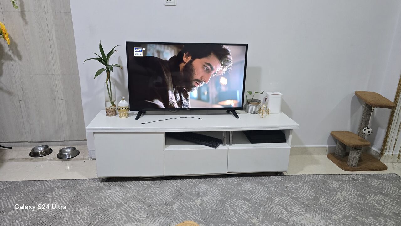 Dammam, Furniture, SAR 100,  TV Table / Console For Sale In Mint Condition