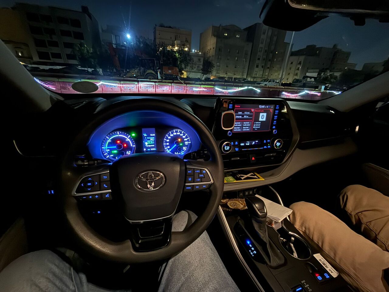 Jeddah, Vehicles, Cars & Trucks , SAR 95000,  Toyota Highlander Hybrid,  2020,  Automatic,  107000 KM,