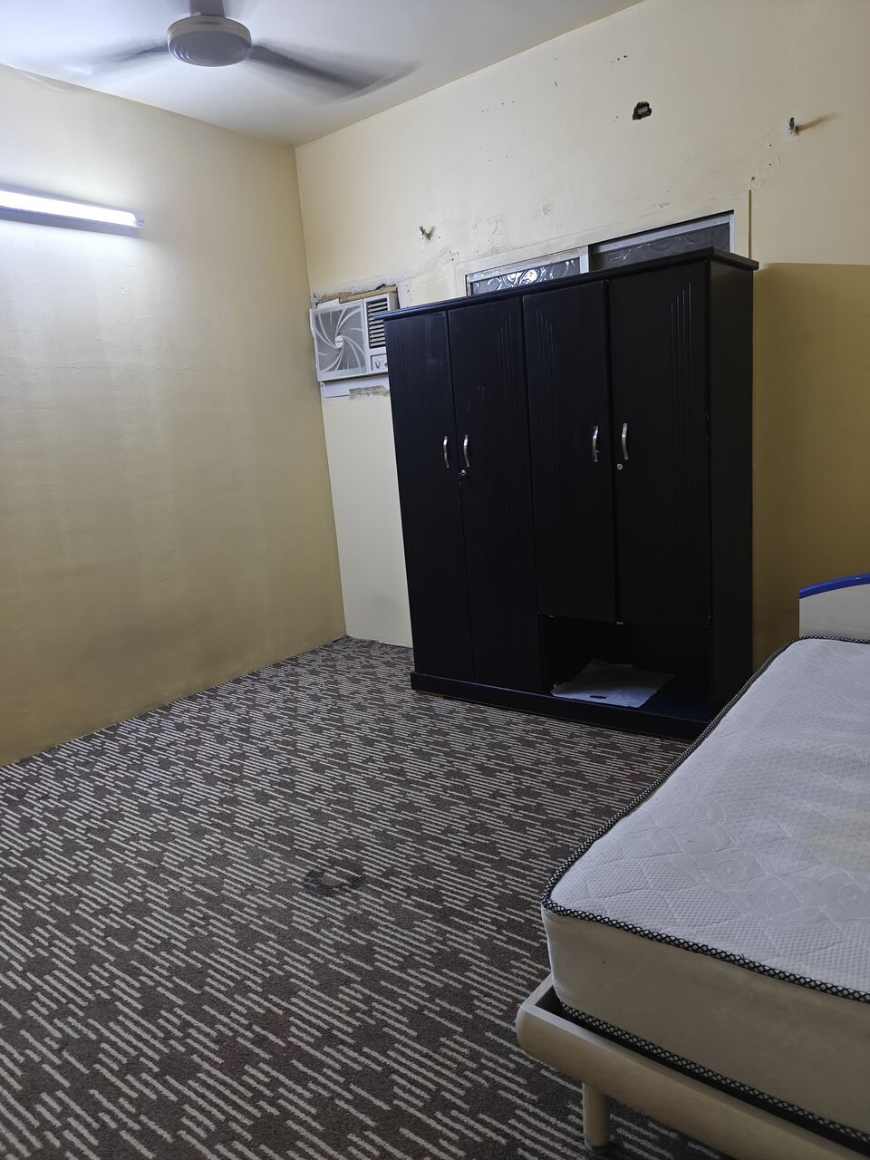 Al Wizarat, Rooms for Rent, SAR 1100/month,  Furnished,  I Want To Rent Out One Seperate Room In My Flat