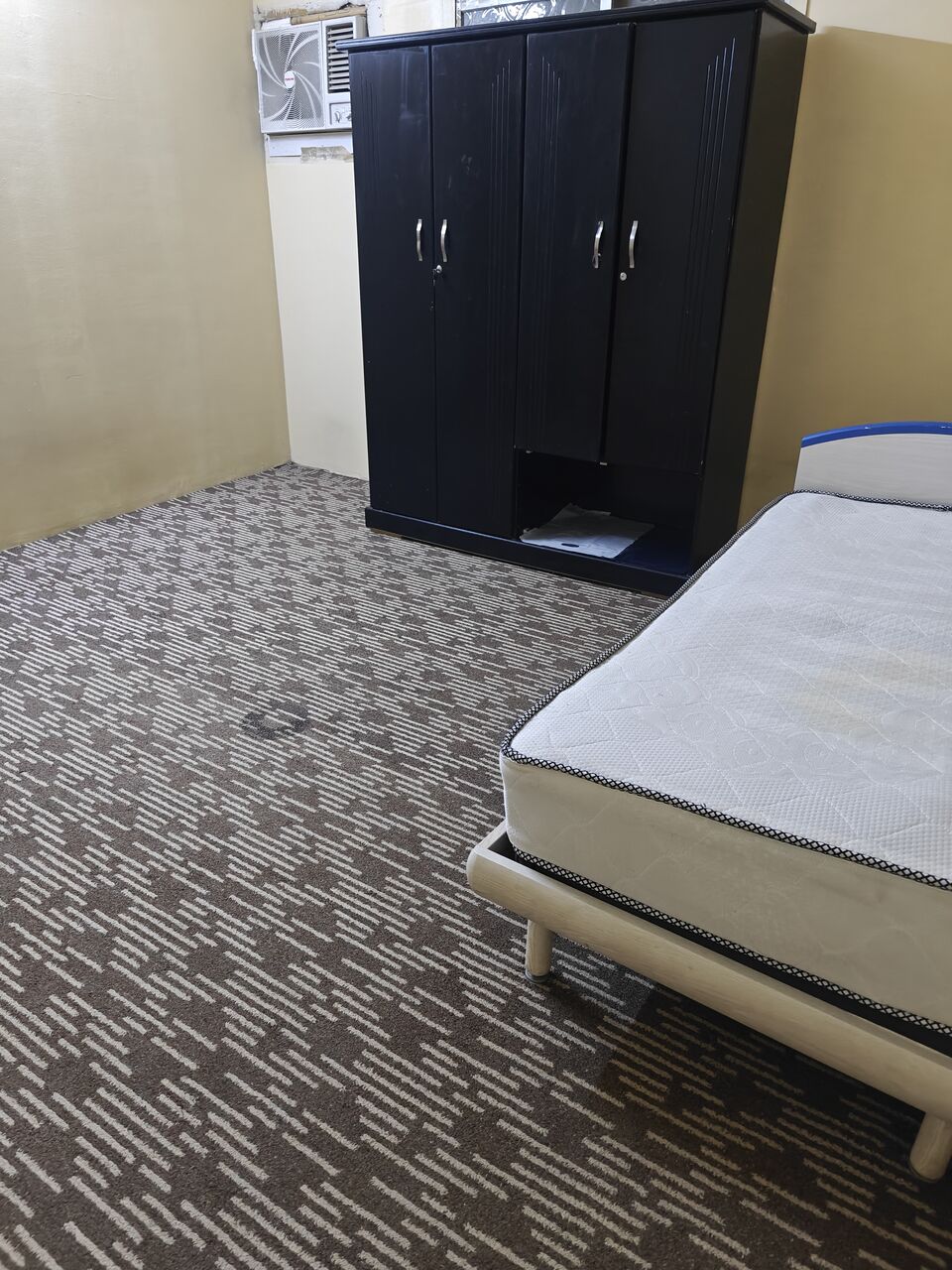 Al Wizarat, Rooms for Rent, SAR 1100/month,  Furnished,  I Want To Rent Out One Seperate Room In My Flat