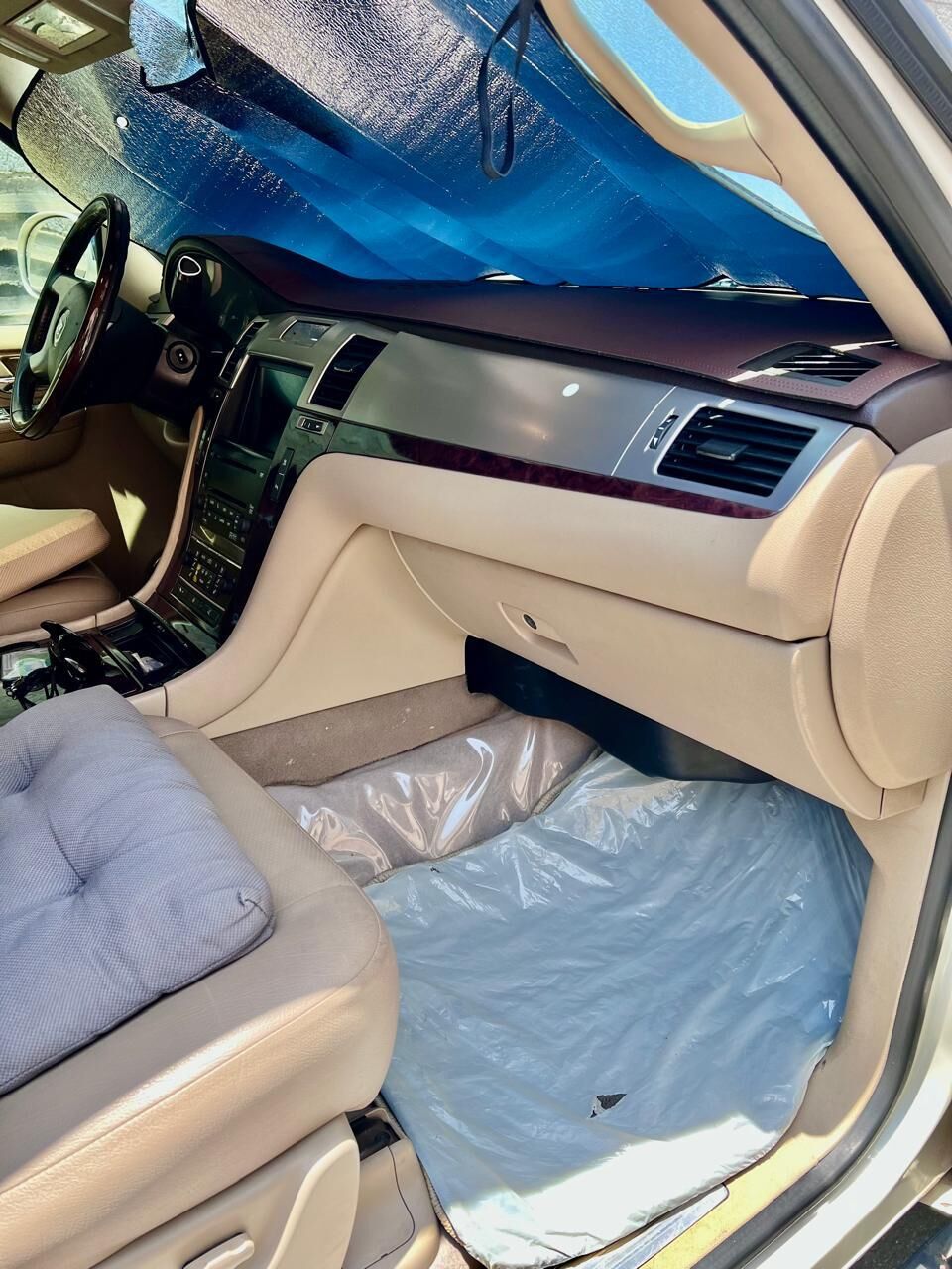 Kabul, Vehicles, Cars & Trucks , SAR 36,  Cadillac Escalade,  2009,  Automatic,  338000 KM,  Selling  Full Option