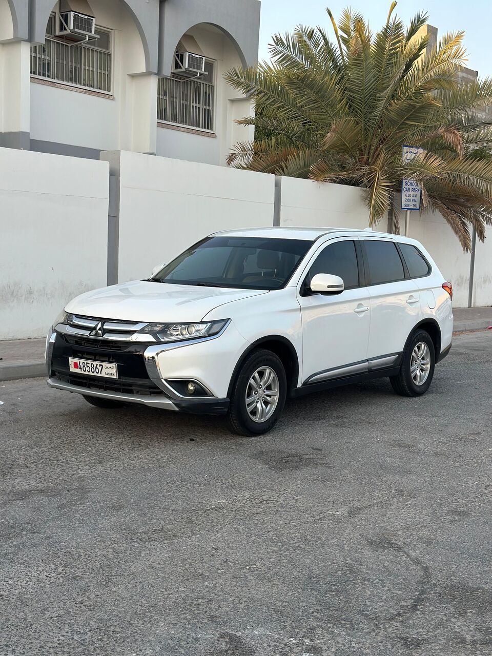 Riffa, Vehicles, Cars & Trucks , BHD 2450,  Mitsubishi Outlander 2.4 Second Onwers,  2017,  Automatic,  219000 KM,  Urgent Sale