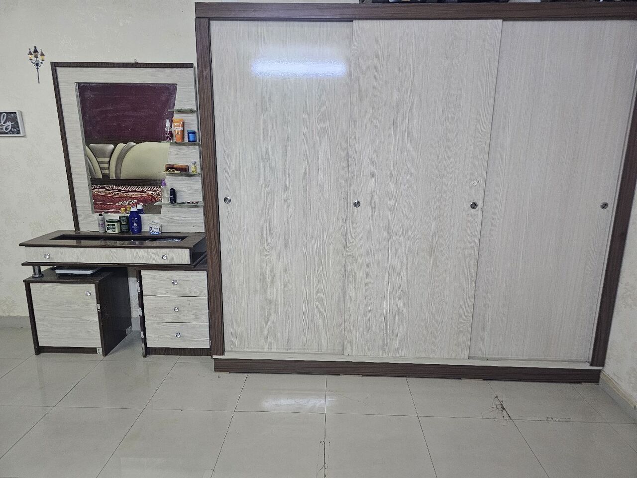 Al Badiyah, Furniture, SAR 1200,  Urgent Sale: Sofa And Complete Bed Set 0510075206