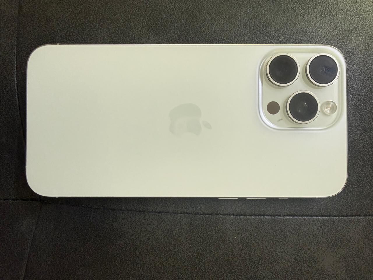 Al Murabba, Mobile Phones, SAR 2700,  IPhone 15 Pro Max, 256 GB, White Titanium