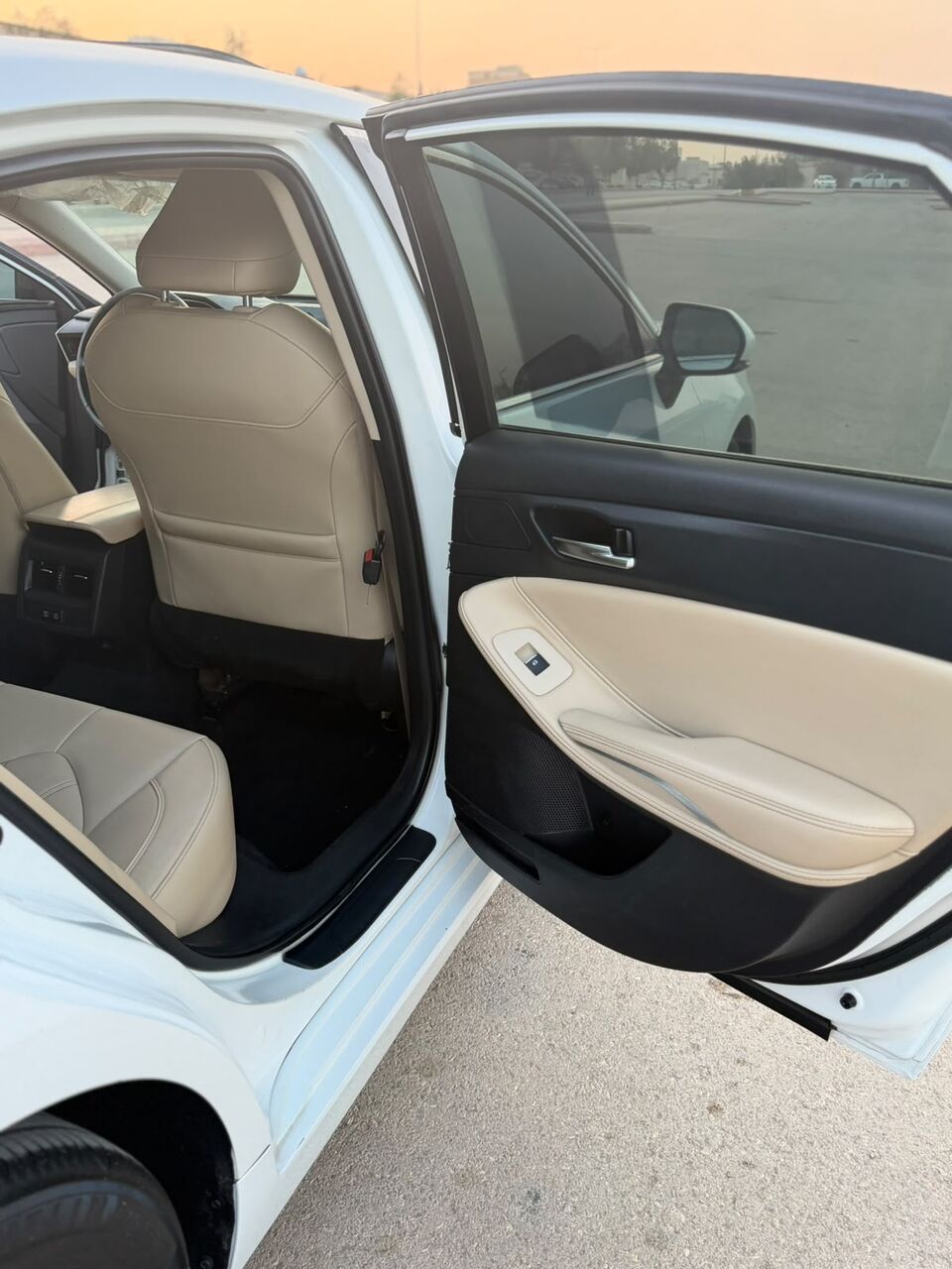 Riyadh, Vehicles, Cars & Trucks , SAR 110000,  TOYOTA  AVALON,  2022,  Automatic,  150000 KM,  FULL OPTION