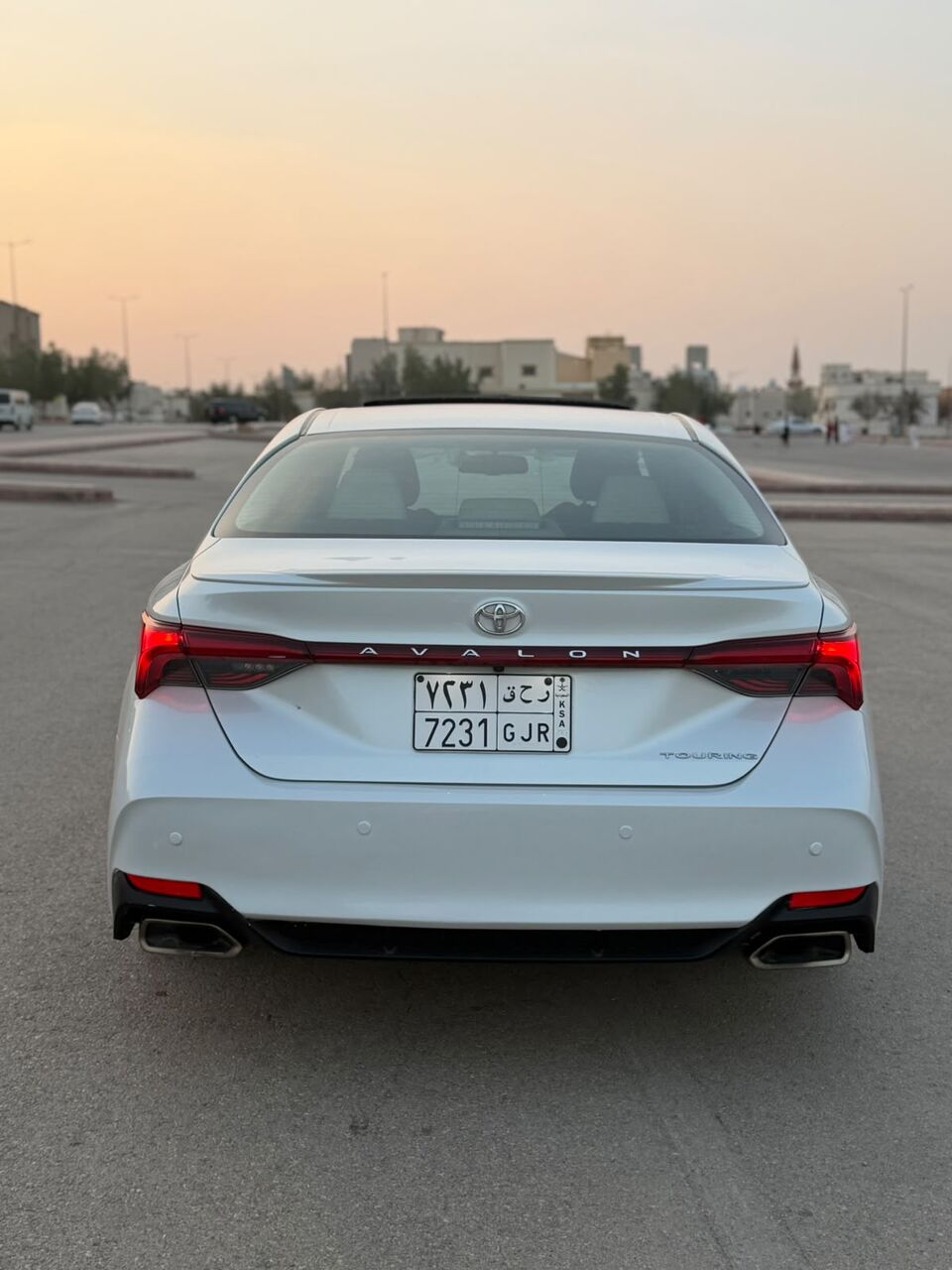 Riyadh, Vehicles, Cars & Trucks , SAR 110000,  TOYOTA  AVALON,  2022,  Automatic,  150000 KM,  FULL OPTION 1