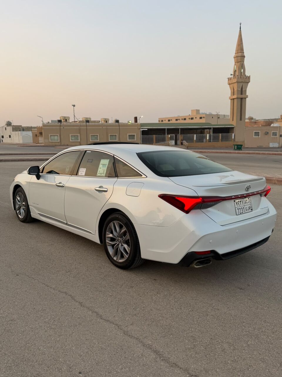 Riyadh, Vehicles, Cars & Trucks , SAR 110000,  TOYOTA  AVALON,  2022,  Automatic,  150000 KM,  FULL OPTION 1