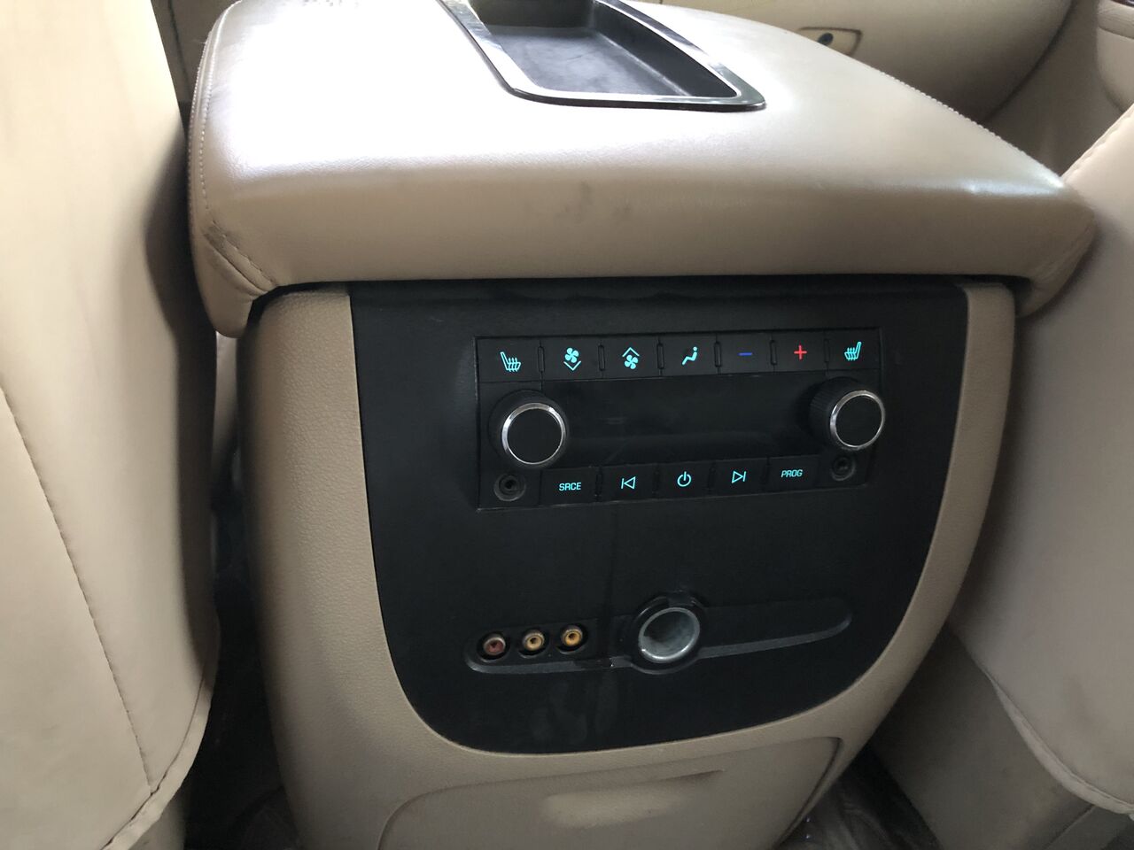 Jubail, Vehicles, Cars & Trucks , SAR 37000,  2012 Yukon Denali, Saudi Spec (Aljomaih), Short Wheelbase, Gold.,  2012,  –تحديد–,  333000 KM,  Jubail Down Town