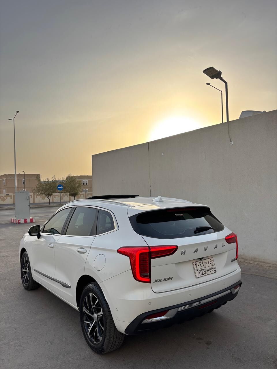 Riyadh, Vehicles, Cars & Trucks , SAR 38000,  Haval Jolion,  2022,  Automatic,  75000 KM,    For Sale