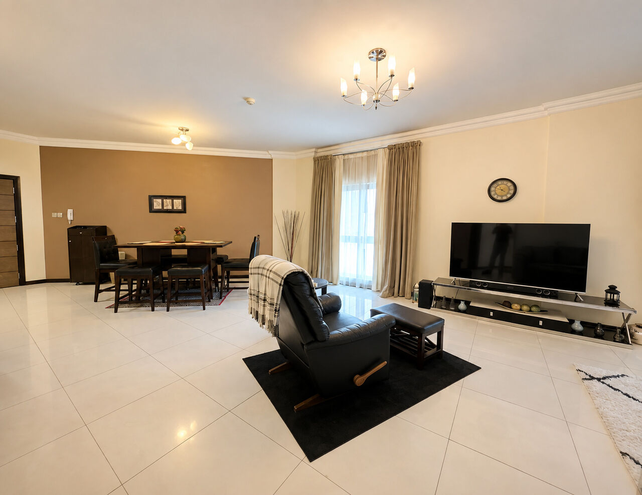 Juffair, Apartments, Flats, Houses & Villas, BHD 360/year,  2 BR,  148 Sq. Meter,  Luxurious 2 Bedroom Apartment Available For Rent