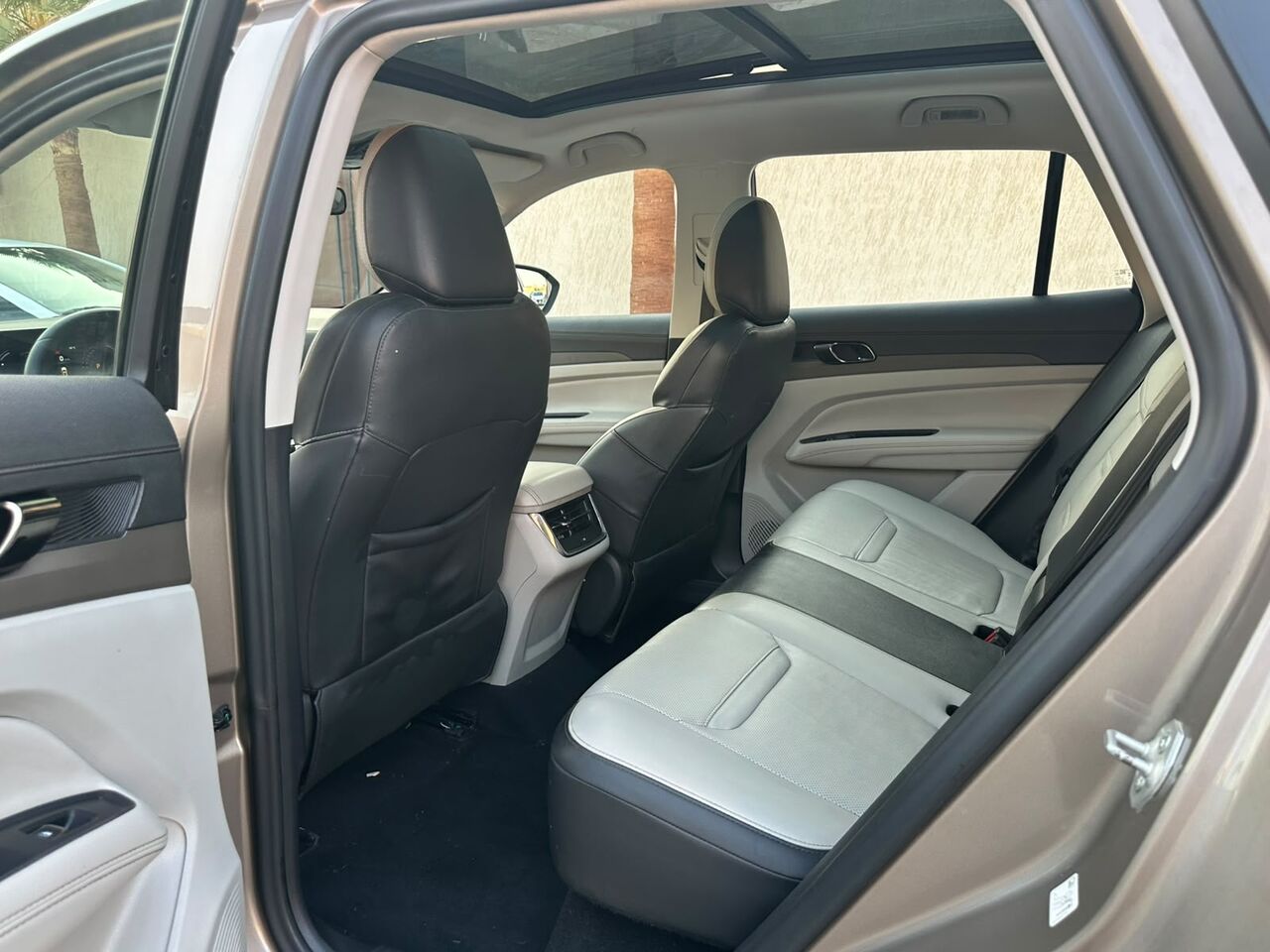 Riyadh, Vehicles, Cars & Trucks , SAR 75000,  Ford Territory,  2023,  Automatic,  85000 KM,    Mid Options For Urgent Sales (100% Accident Free) 1st Owner