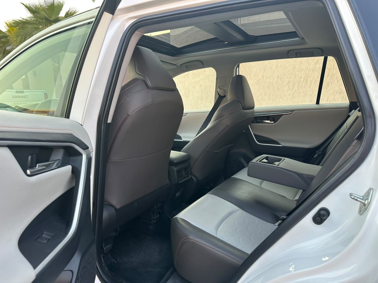 Riyadh, Vehicles, Cars & Trucks , SAR 125000,  Toyota RAV4 Prime,  2024,  Automatic,  41000 KM,   Toyota Rav4 AWD For Sales (original Paint) 1st Owner Accident Free Car