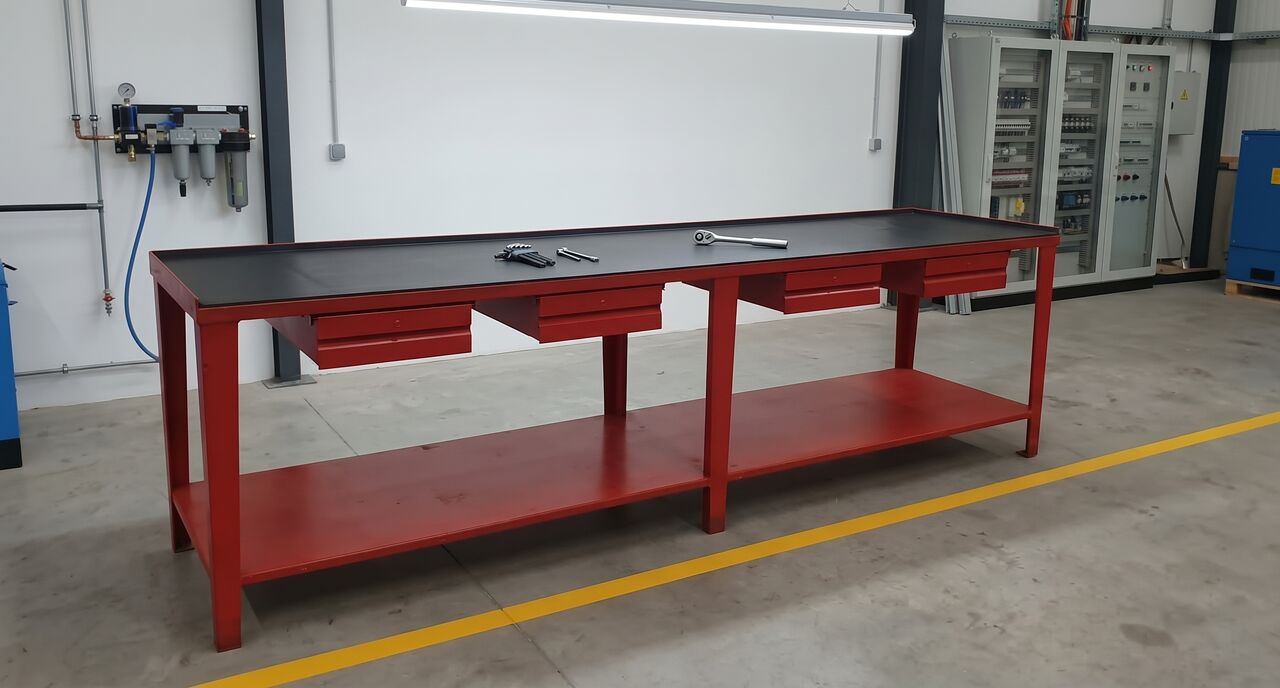 Manama, Heavy Equipment, BHD 100,  🛠️ For Sale: Heavy-Duty Industrial Work Table (Closing Down Sale)