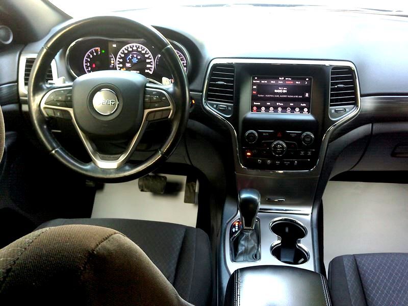 Bilad Al Qadeem, Vehicles, Cars & Trucks , BHD 6600,  Jeep  Cherokee,  2020,  Automatic,  80000 KM,  JEEP GRAND CHEROKEE LAREDO V6 2 SERVICE PACKAGE FREE ,90K AND 100 K