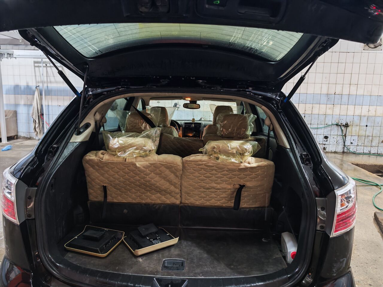 Riyadh, Vehicles, Cars & Trucks , SAR 26000,  Mazda CX-9,  2011,  Automatic,  189000 KM,    Full Option &ndash; AWD  189,000KM