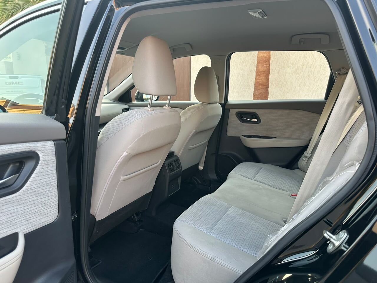 Riyadh, Vehicles, Cars & Trucks , SAR 77000,  Nissan X-Trail (2.5) 2WD,  2023,  Automatic,  69000 KM,   Nissan X-Trail (2.5) 2WD With Mid Option 1st Owner 5 Seats For Sales