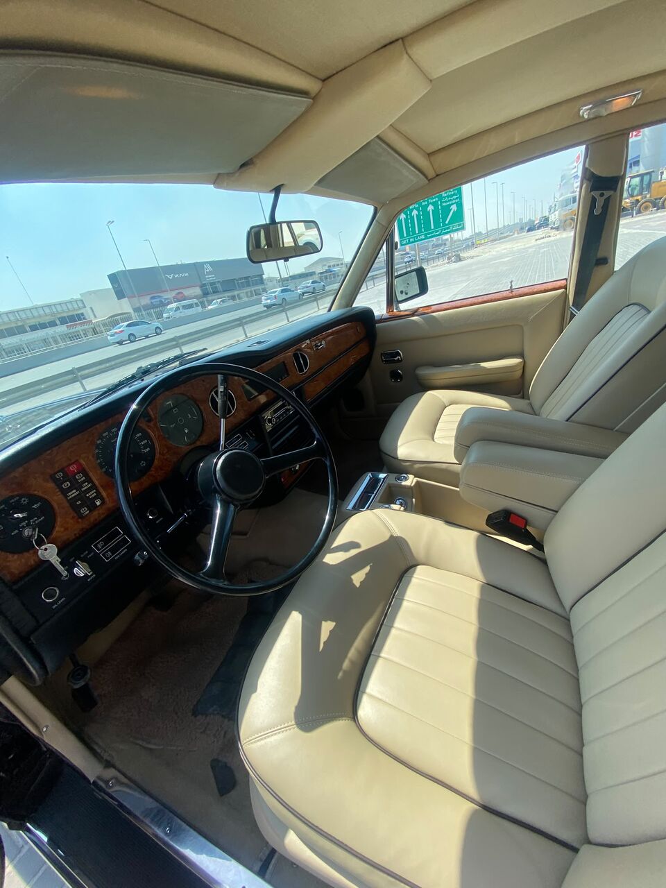Manama, Vehicles, Cars & Trucks , BHD 5800,  Rolls Royce Spirit,  1984,  Automatic,  24450 KM,    (Maroon)