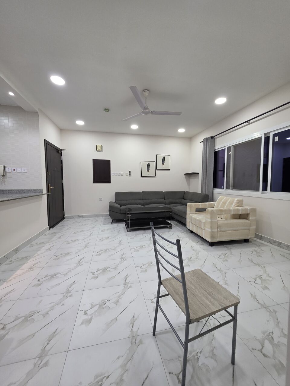 Juffair, Apartments, Flats, Houses & Villas, BHD 250/month,  2 BR,  @2BATHROOM Hall Kitchen Open Electricity Bill Payment Fully Furnished Car Parking