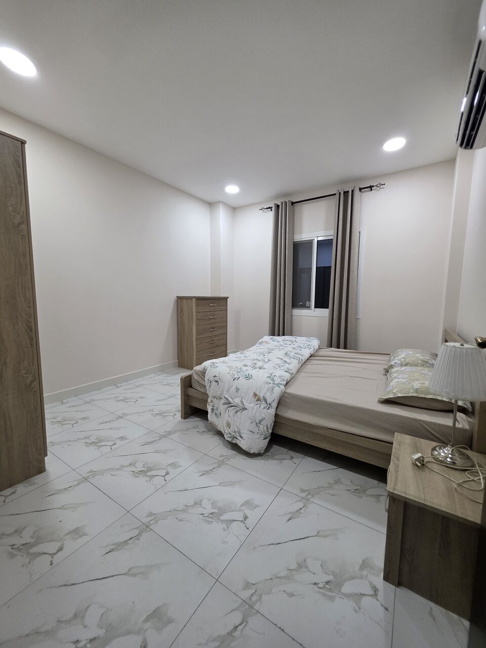 Juffair, Apartments, Flats, Houses & Villas, BHD 250/month,  2 BR,  @2BATHROOM Hall Kitchen Open Electricity Bill Payment Fully Furnished Car Parking
