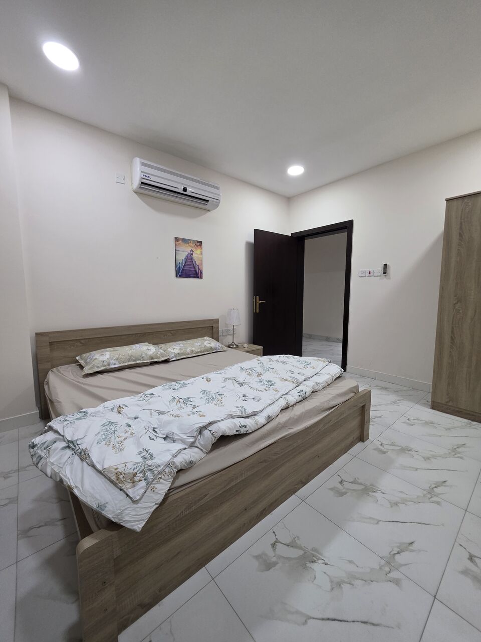 Juffair, Apartments, Flats, Houses & Villas, BHD 250/month,  2 BR,  @2BATHROOM Hall Kitchen Open Electricity Bill Payment Fully Furnished Car Parking