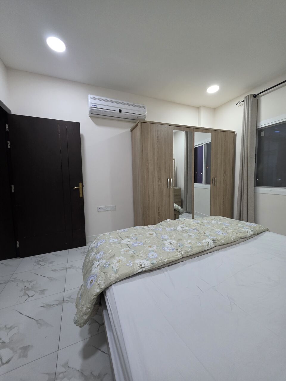Juffair, Apartments, Flats, Houses & Villas, BHD 250/month,  2 BR,  @2BATHROOM Hall Kitchen Open Electricity Bill Payment Fully Furnished Car Parking
