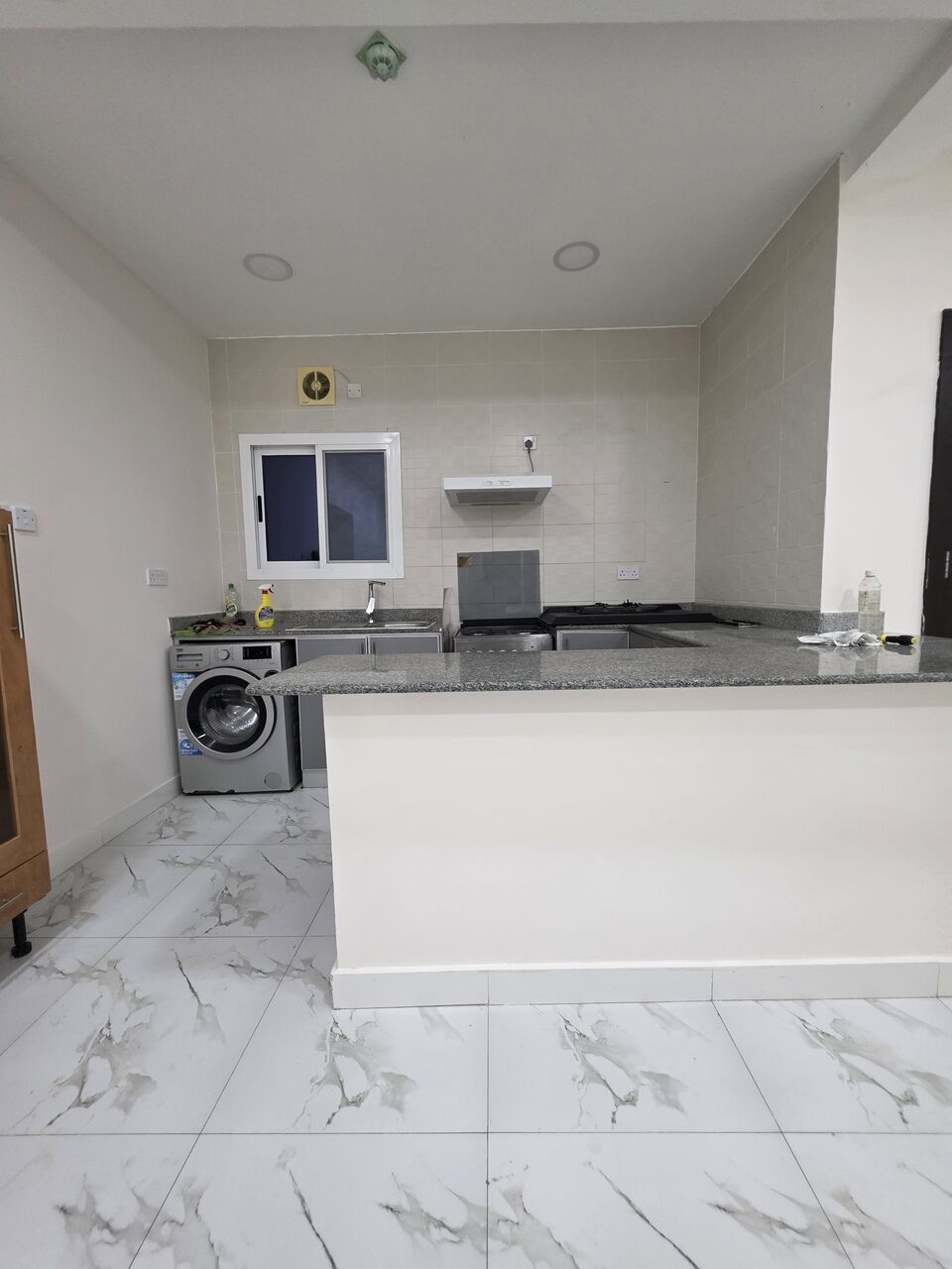 Juffair, Apartments, Flats, Houses & Villas, BHD 230/month,  2 BR,  #2BATHROOM Hall Kitchen Open Electricity Bill Payment Semi Furnished Car Parking