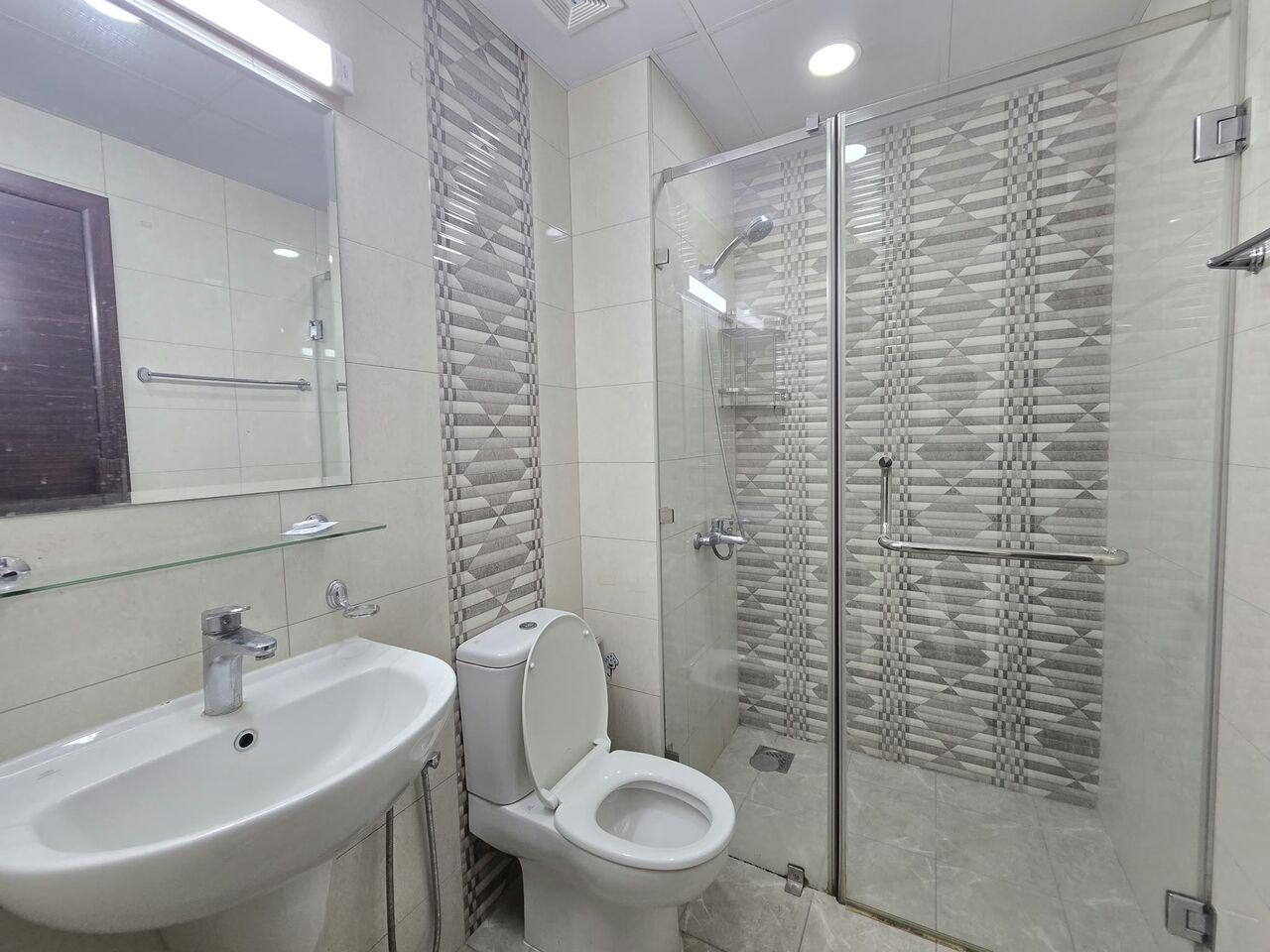 Umm Al Hassam, Apartments, Flats, Houses & Villas, BHD 250/month,  1 BR,  25 Sq. Meter,  Fully Furnished 1 BHK For Rent In New Building