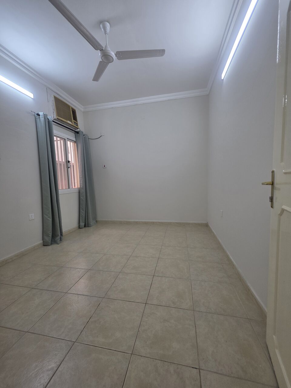 Hoora, Apartments, Flats, Houses & Villas, BHD 230/month,  2 BR,  +ATHROOM Hall Kitchen With Electricity