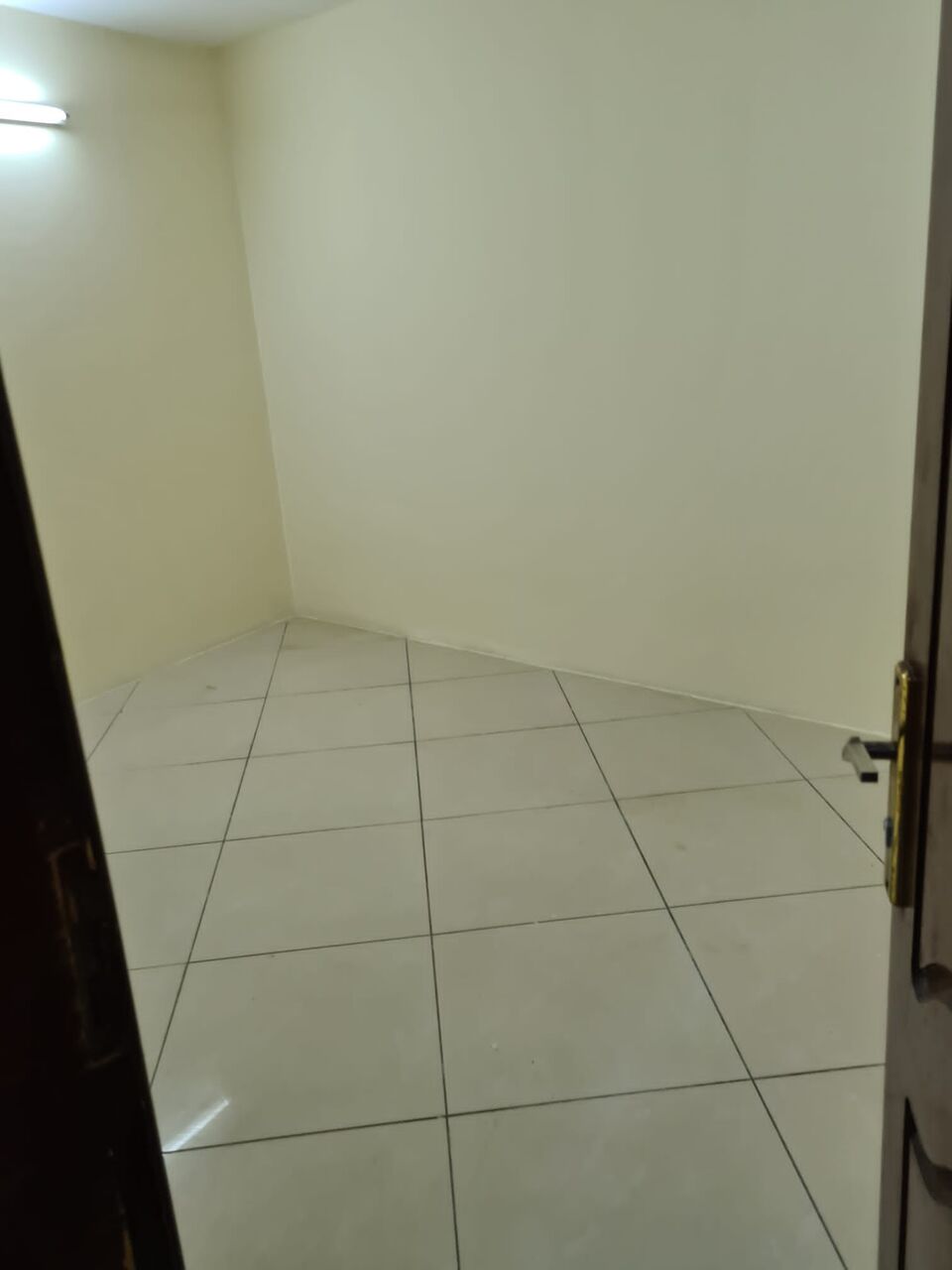 Manama, Offices, BHD 130,  180 Sq. Meter,  Apartment For Rent-commercial