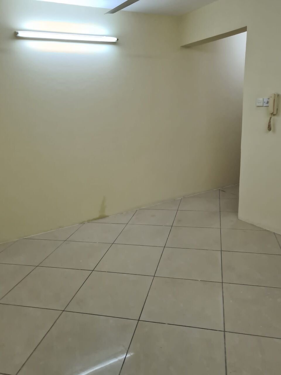 Manama, Offices, BHD 130,  180 Sq. Meter,  Apartment For Rent-commercial