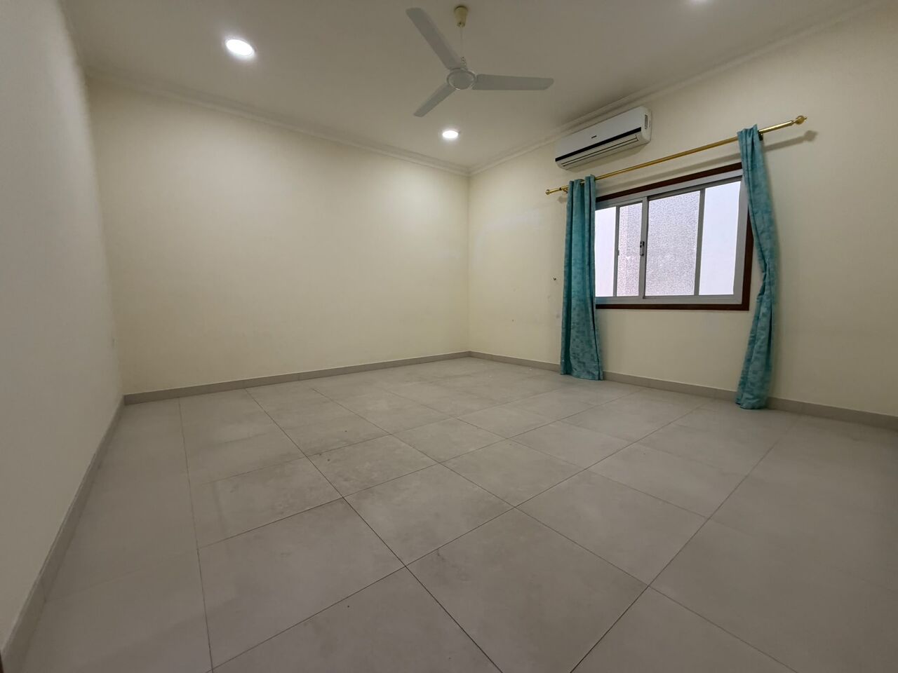 Zinj, Villas, BHD 650,  Furnished,  6BR SPACIOUS SEMI-FURNISHED VILLA FOR RENT IN ZINJ