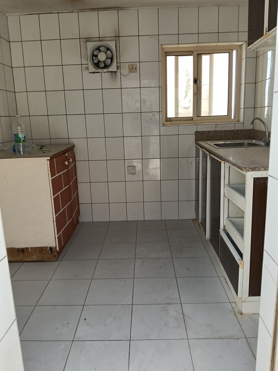Salmaniya, Apartments, Flats, Houses & Villas, BHD 160/month,  1 BR,  1 Bedroom Unfurnished Flat For Rent With Ewa Unlimited