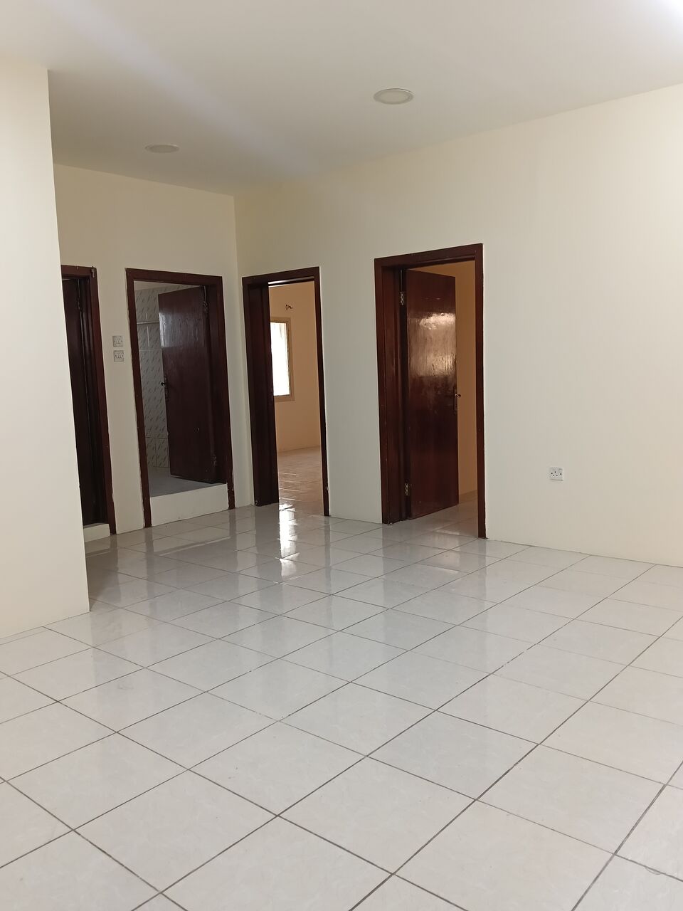 Salmaniya, Apartments, Flats, Houses & Villas, BHD 240/month,  2 BR,  2 Bedroom Unfurnished Flat For Rent With Ewa Unlimited