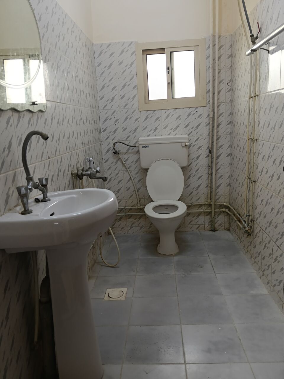 Salmaniya, Apartments, Flats, Houses & Villas, BHD 240/month,  2 BR,  2 Bedroom Unfurnished Flat For Rent With Ewa Unlimited