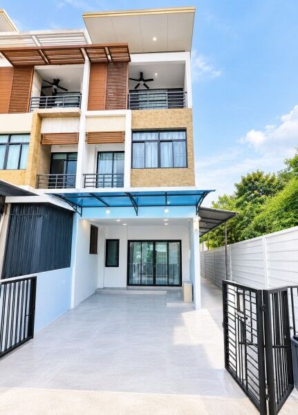 Bangkok, Villas, THB 19998,  25 Sq. Feet,  คฤหาสน์แนวตั้ง หลังมุม 4 นอน  ให้เช่า 3 
