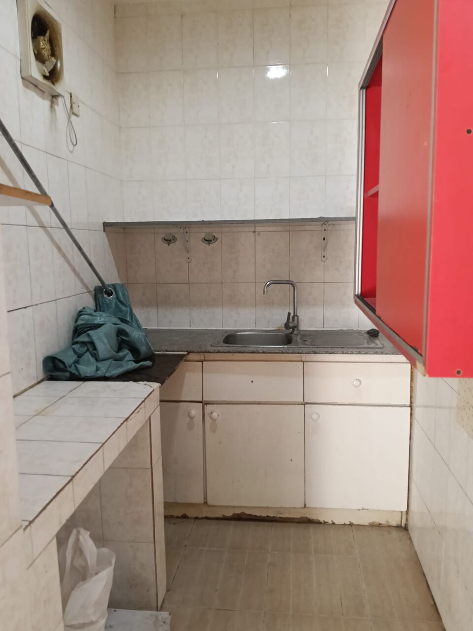 Gudaibiya, Apartments, Flats, Houses & Villas, BHD 140/month,  1 BR,  1 Bedroom Semi Furnished Flat For Rent With Ewa