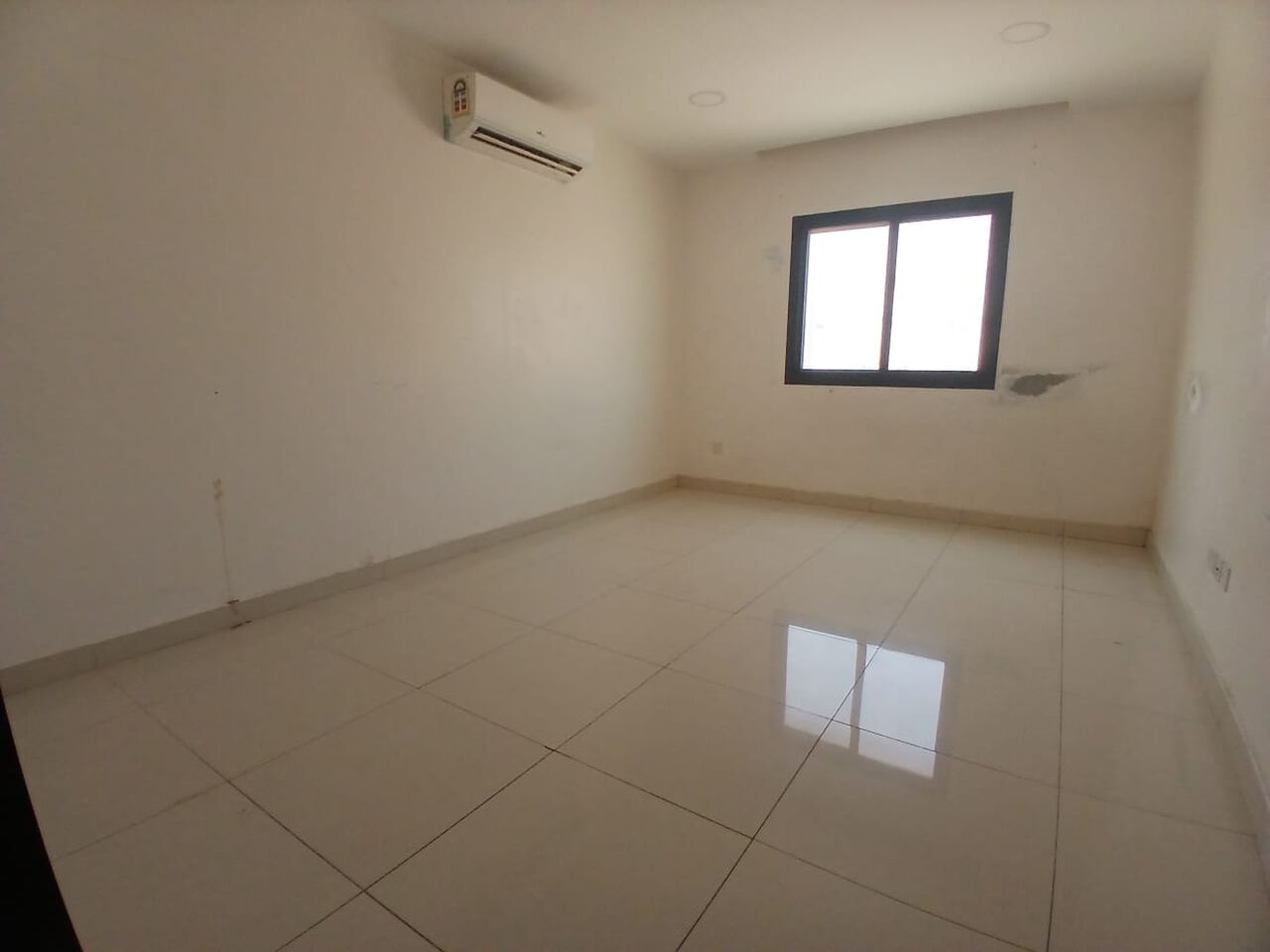 Tubli, Apartments, Flats, Houses & Villas, BHD 270/month,  3 BR,  Semi Furnished Flat Available In Tubli Without EWA ( Tubli 15.1)