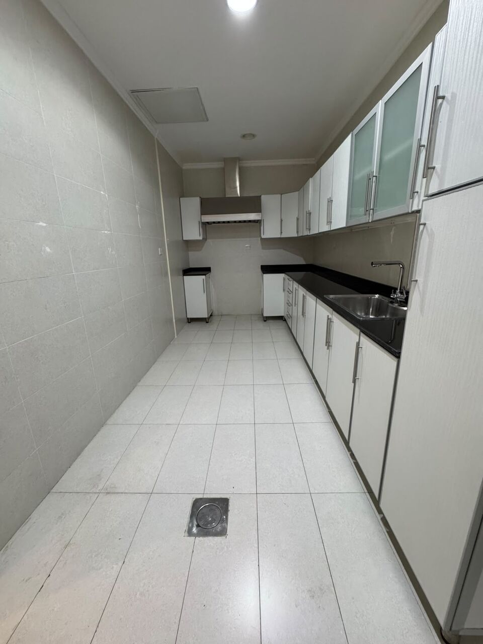 Salwa, Apartments, Flats, Houses & Villas, KWD 625/month,  4 BR,  For Rent In Salwa: Second-floor Apartment Featuring 4 Master Bedrooms With A Balcony.